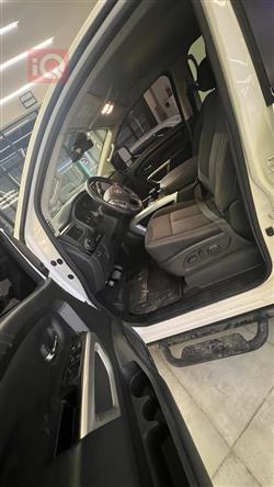 نيسان تيتان